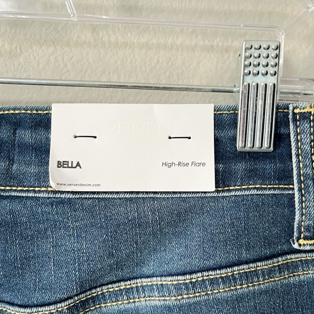 Vervet Women's Size 28/7 Bella Highrise Cropped Flare Blue Jeans Distressed NEW - Picture 11 of 14